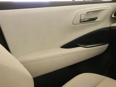 2025 Toyota CROWN CROSSOVER — фото 16