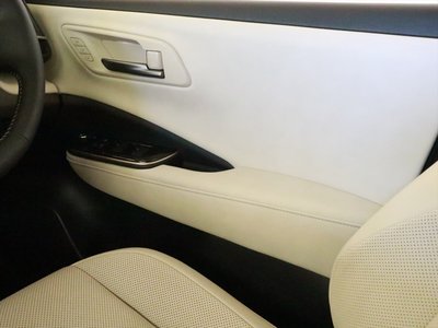 2025 Toyota CROWN CROSSOVER — фото 17