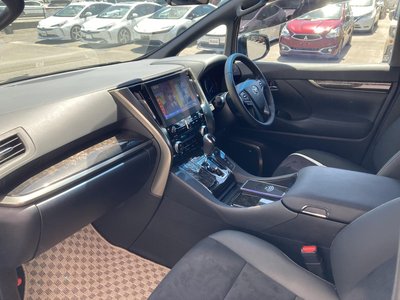 2023 Toyota ALPHARD — фото 25