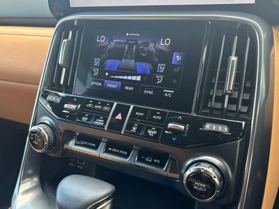 صورة مصغرة 40 لـ 2024 Lexus LX