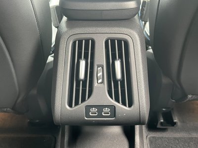 2026 BMW IX1 — миниатюра 17