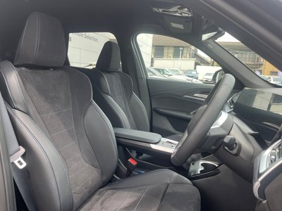 2026 BMW IX1 — миниатюра 18