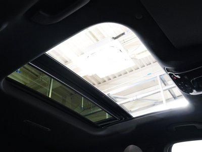 2025 Mercedes-BENZ GLC AMG 照片 14