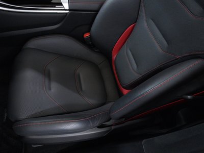 2025 Mercedes-BENZ GLC AMG 照片 8