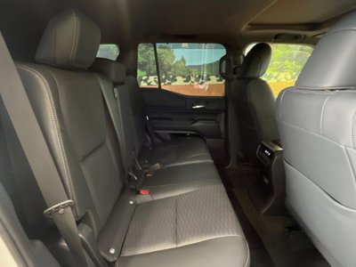 صورة 8 لـ 2024 Toyota LAND CRUISER 250