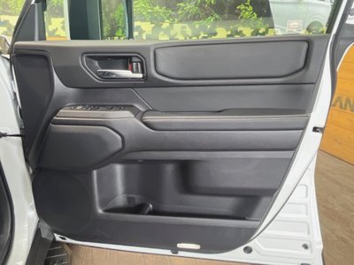 صورة 37 لـ 2024 Toyota LAND CRUISER 250