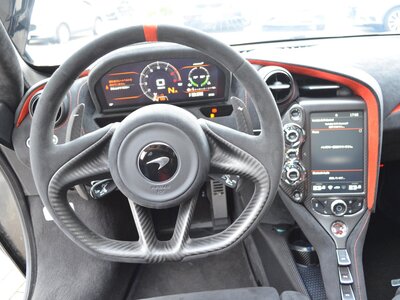 صورة 13 لـ 2021 Mclaren 765LT