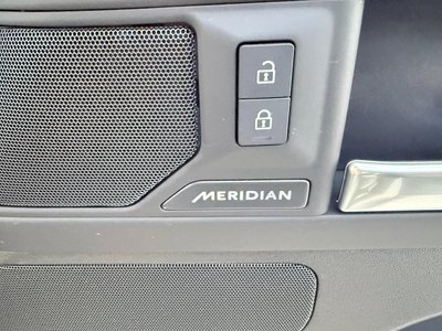 2025 LAND Rover DEFENDER photo 14