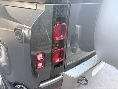 2025 LAND Rover DEFENDER thumbnail 28