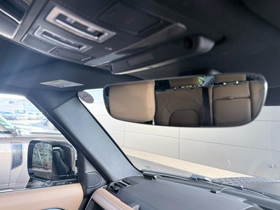 2025 LAND Rover DEFENDER thumbnail 38