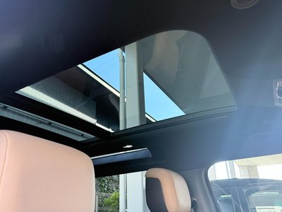2025 LAND Rover DEFENDER photo 12