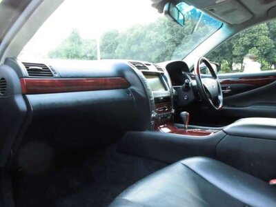 صورة 15 لـ 2007 Lexus LS