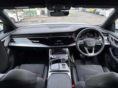 2023 AUDI Q8 photo 2