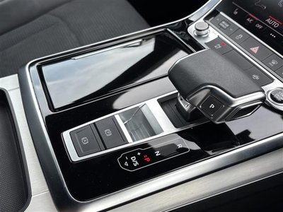 2023 AUDI Q8 photo 9