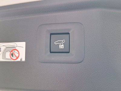 2023 Toyota VELLFIRE photo 43