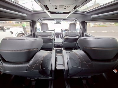 2023 Toyota VELLFIRE photo 4