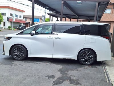 2023 Toyota VELLFIRE photo 13