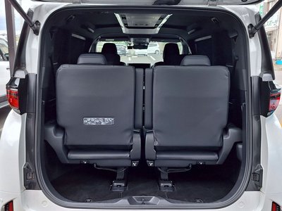 2023 Toyota VELLFIRE photo 21
