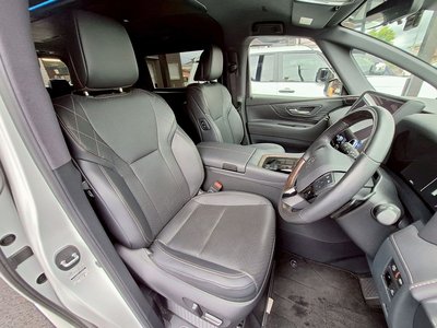 2023 Toyota VELLFIRE photo 3