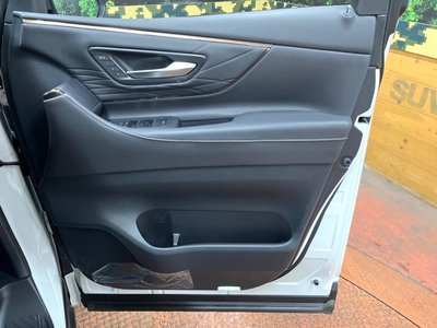صورة 42 لـ 2023 Toyota ALPHARD