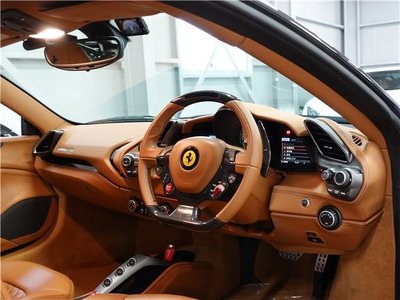 2017 Ferrari 488 GTB 缩略图 3