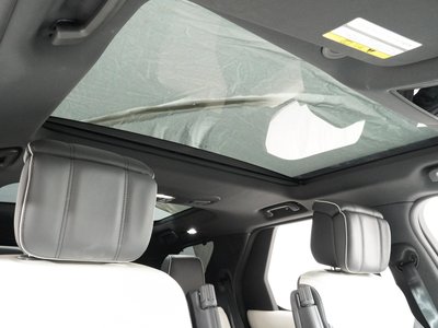 2021 LAND Rover DISCOVERY photo 3
