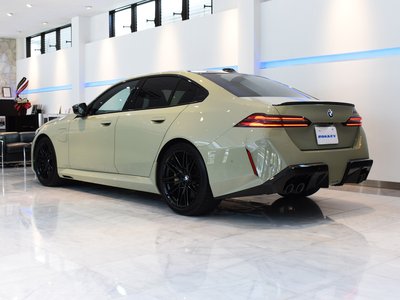 2025 BMW M5 photo 4