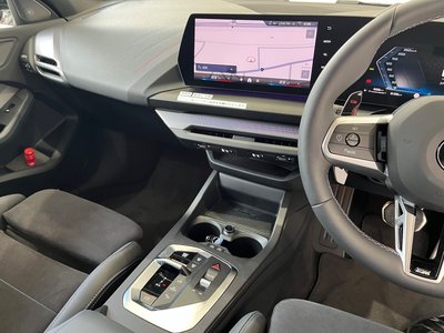 2026 BMW 1 SERIES thumbnail 24