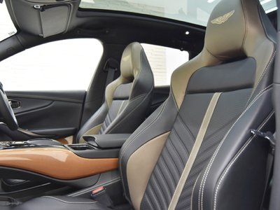 2024 Aston Martin DBX photo 9