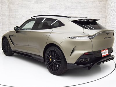 2024 Aston Martin DBX photo 2