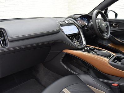 2024 Aston Martin DBX photo 10