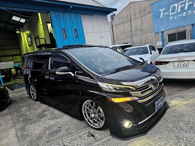 2017 Toyota VELLFIRE photo 1