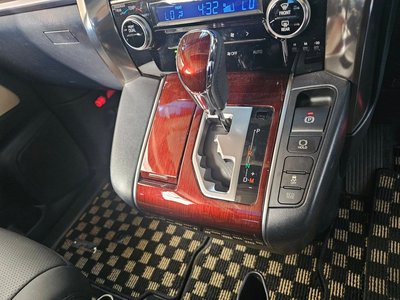2017 Toyota VELLFIRE photo 21