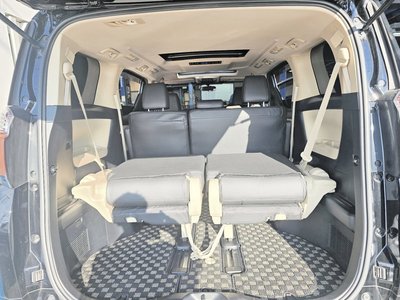 2017 Toyota VELLFIRE photo 32