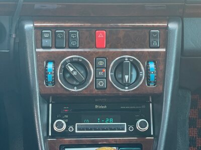 1991 Mercedes-BENZ E-CLASS photo 86