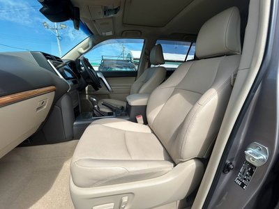 2019 Toyota LAND CRUISER PRADO photo 12