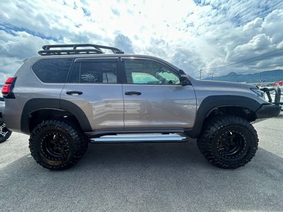 2019 Toyota LAND CRUISER PRADO photo 4