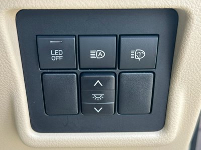 2019 Toyota LAND CRUISER PRADO thumbnail 26