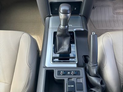 2019 Toyota LAND CRUISER PRADO thumbnail 28