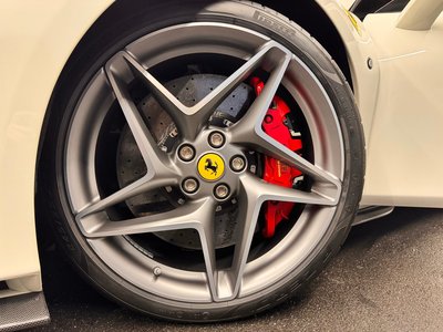 صورة 11 لـ 2021 Ferrari F8 SPIDER