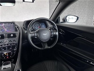 2017 Aston Martin DB11 — миниатюра 4