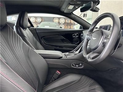 2017 Aston Martin DB11 — миниатюра 10