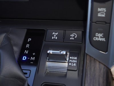 2023 Toyota LAND CRUISER 300 — фото 47