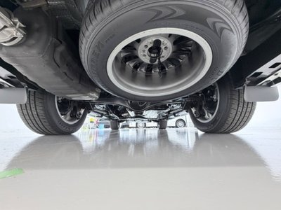 صورة 74 لـ 2025 Toyota LAND CRUISER 300