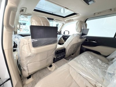 صورة 49 لـ 2025 Toyota LAND CRUISER 300