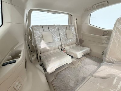 صورة 14 لـ 2025 Toyota LAND CRUISER 300