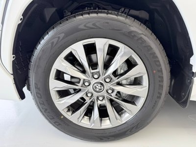 صورة 78 لـ 2025 Toyota LAND CRUISER 300