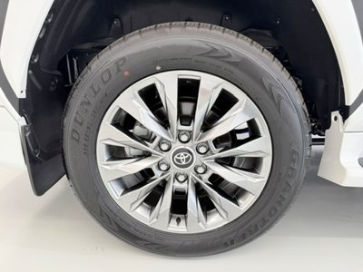 صورة 76 لـ 2025 Toyota LAND CRUISER 300