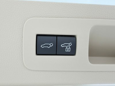 صورة 55 لـ 2025 Toyota LAND CRUISER 300