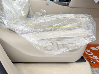 صورة 44 لـ 2025 Toyota LAND CRUISER 300